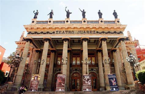 Teatro Juarez: สุดยอดของศิลปะการแสดงและสถาปัตยกรรมที่น่าทึ่งในเมือง Guadalajara!